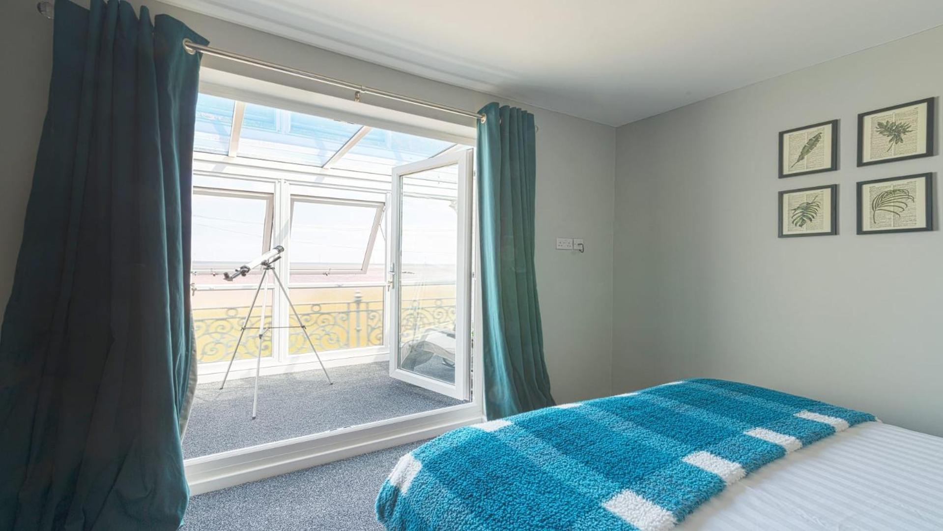 Marina Beach House Villa Кейстър-он-Сий Екстериор снимка